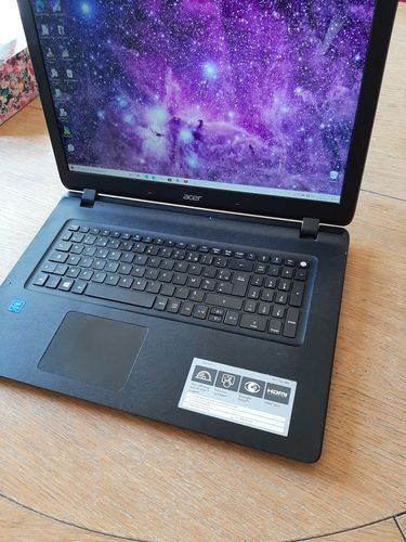 Avis photo d'un client sur Clavier Azerty Français Pour Acer Aspire ES1-732 ES1-732G