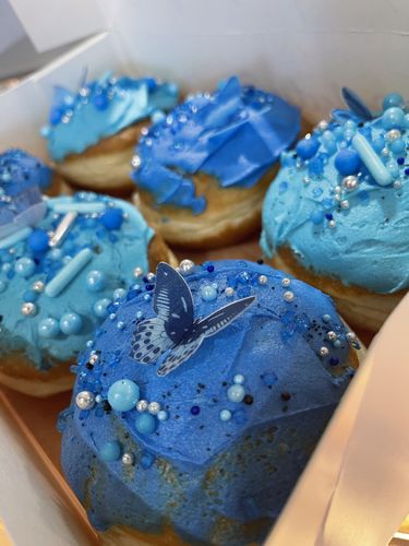 Customer photo review of Blue Edible Wafer Butterflies - Medium - 32pcs