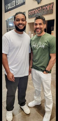 Customer photo review of Big Signature Tee " Military Green "