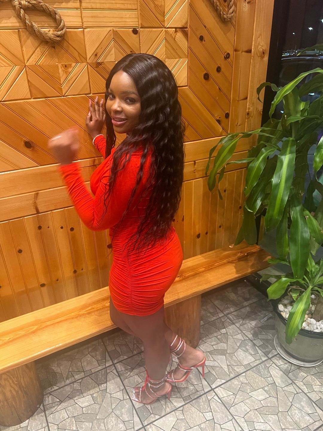 Customer photo review of Wear Go Body Wave Wig Pre-plucked Glueless Human Hair Wigs Pre-Cut Lace Wig Beginner Friendly