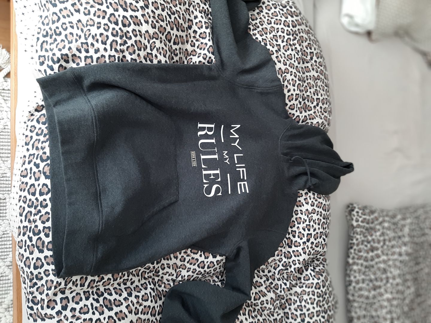 Customer photo review of Bio Hoodie Unisex "GREAT THINGS TAKE TIME"