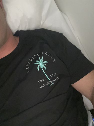 Customer photo review of PARADISE PALM DROP-CUT T-SHIRT - BLACK