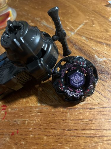 Customer photo review of Takara Tomy Gravity Perseus Beyblade BB-80 (Destroyer AD145WD) - With String Launcher