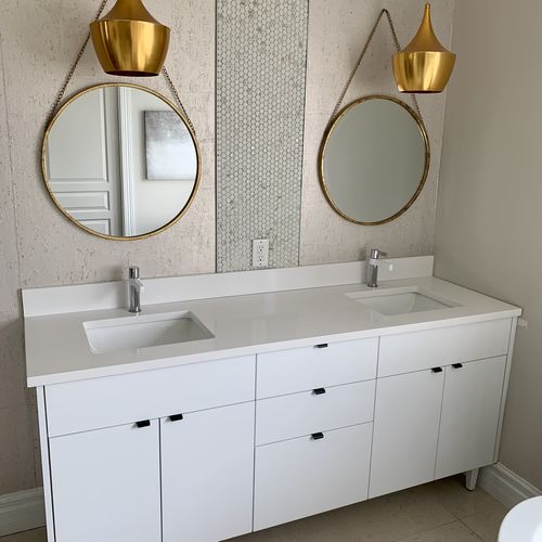 Customer photo review of Austin 72" Gloss White Bathroom Vanity, Double Sink