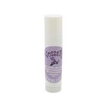 Reseña fotográfica de un cliente sobre el bálsamo labial de lavanda.