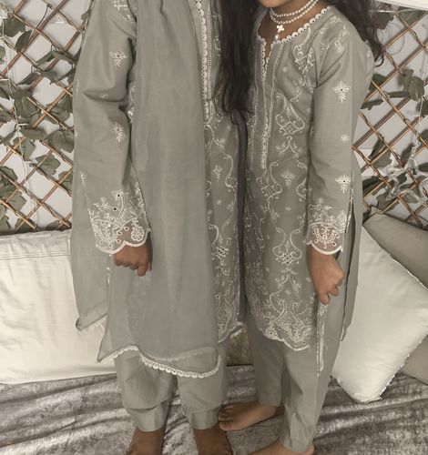 Customer photo review of Simrans Mummy & Me Kids Chikan Kari Grey Suit