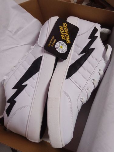 Customer photo review of BOLT White Black Men's casual sneaker