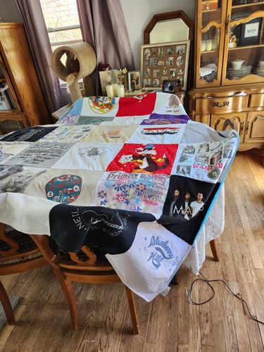 T-shirt quilt featuring university basketball team by Margie from NE