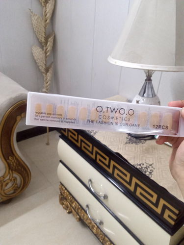 Customer photo review of O.TWO.O REUSABLE POP-ON NAILS