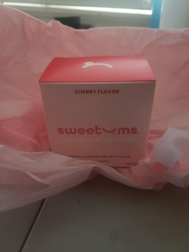 Customer photo review of Cherry Flavored Wipes Box of 10