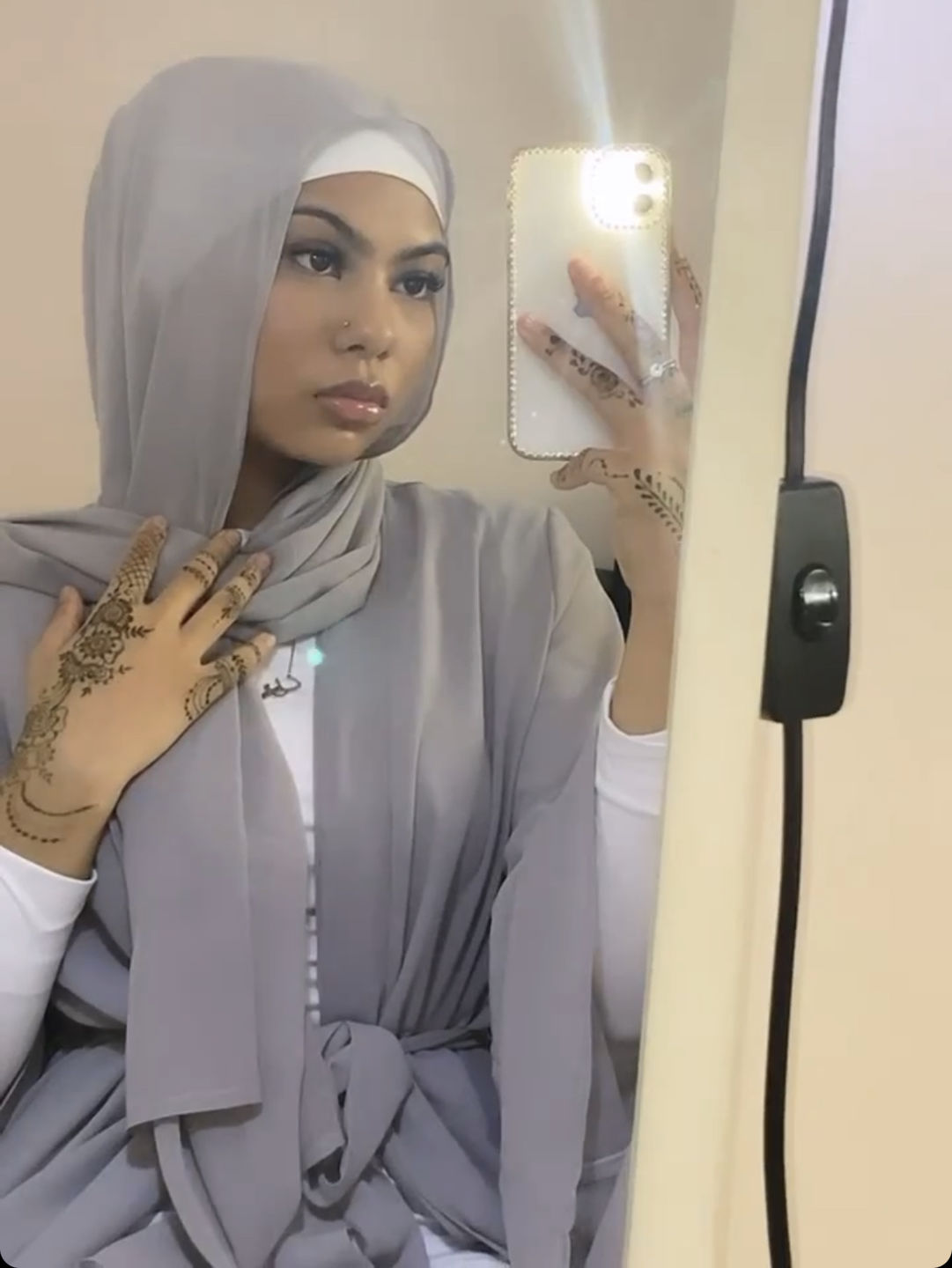 Customer photo review of Layered Aisha Abaya with Hijab - Silver