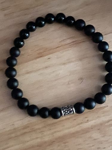 Customer photo review of 15.5" 6mm/8mm/10mm/12mm black Agate/onyx Round beads