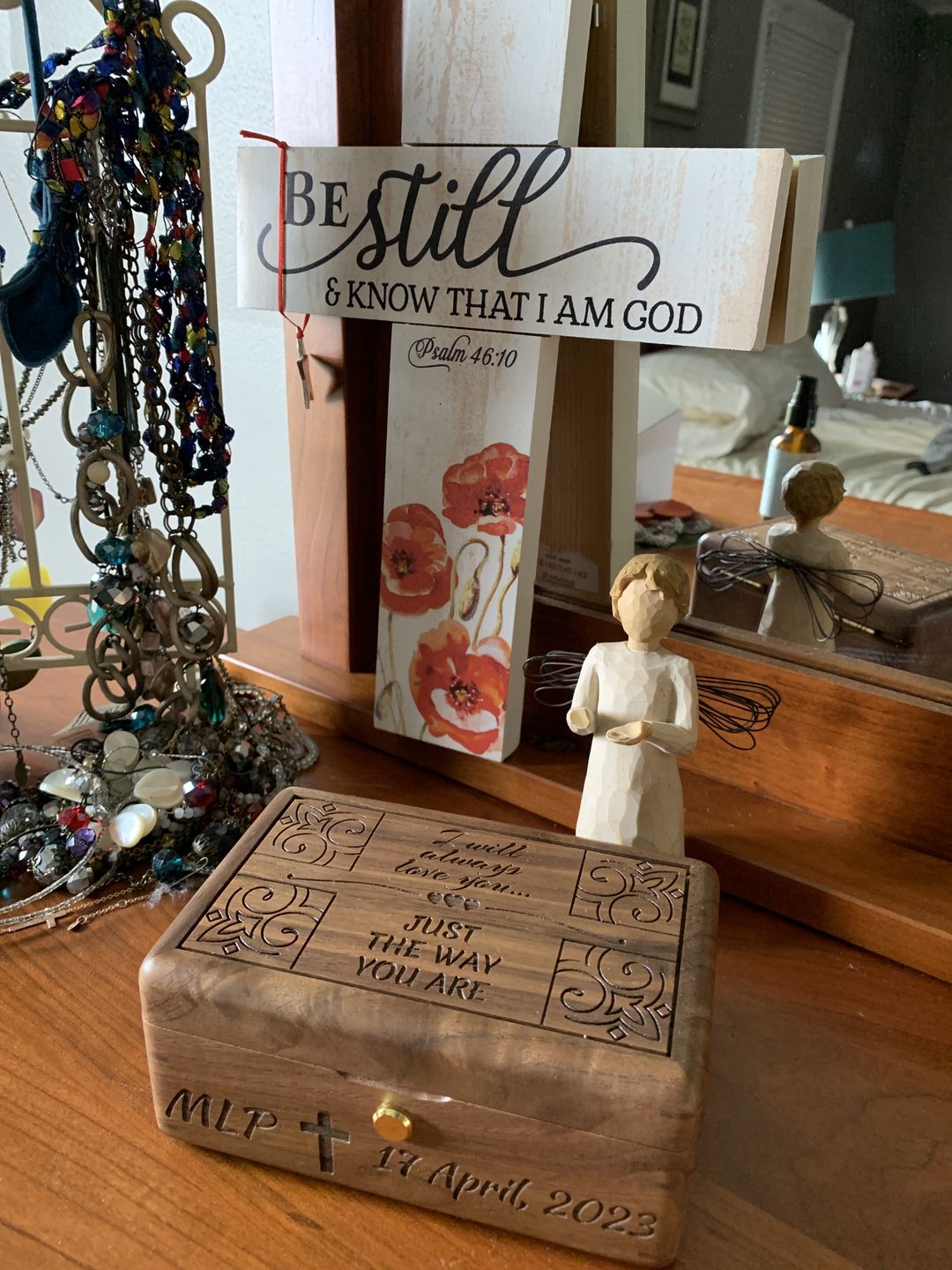 Customer photo review of Klara - Jewelry Music Box