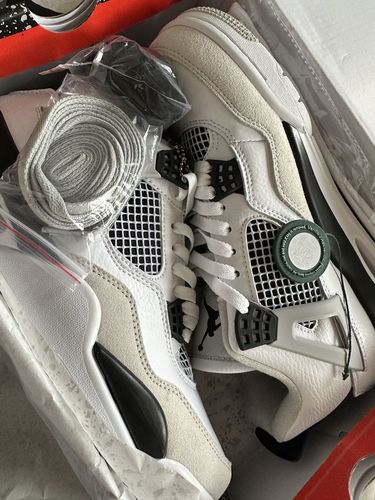 Customer photo review of NIKE Air Jordan 4 Military Black
