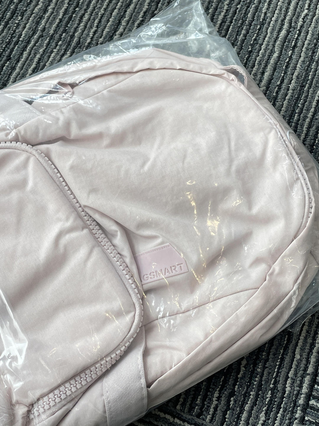 Customer photo review of Zoraesque 13.3 Inch Featherlight Backpack