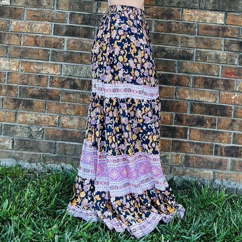 Customer photo review of WOMEN'S ELASTIC WAIST MULTI PRINT MAXI SKIRT