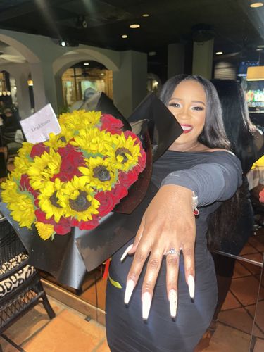 Customer photo review of Sunflower and Rose Bouquet