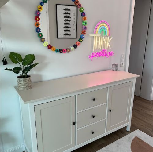 Customer photo review of Think Positive Neon Duvar Dekoru