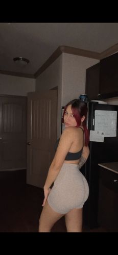 Customer photo review of Nude V-Waist Seamless Contour Scrunch Butt Biker Shorts