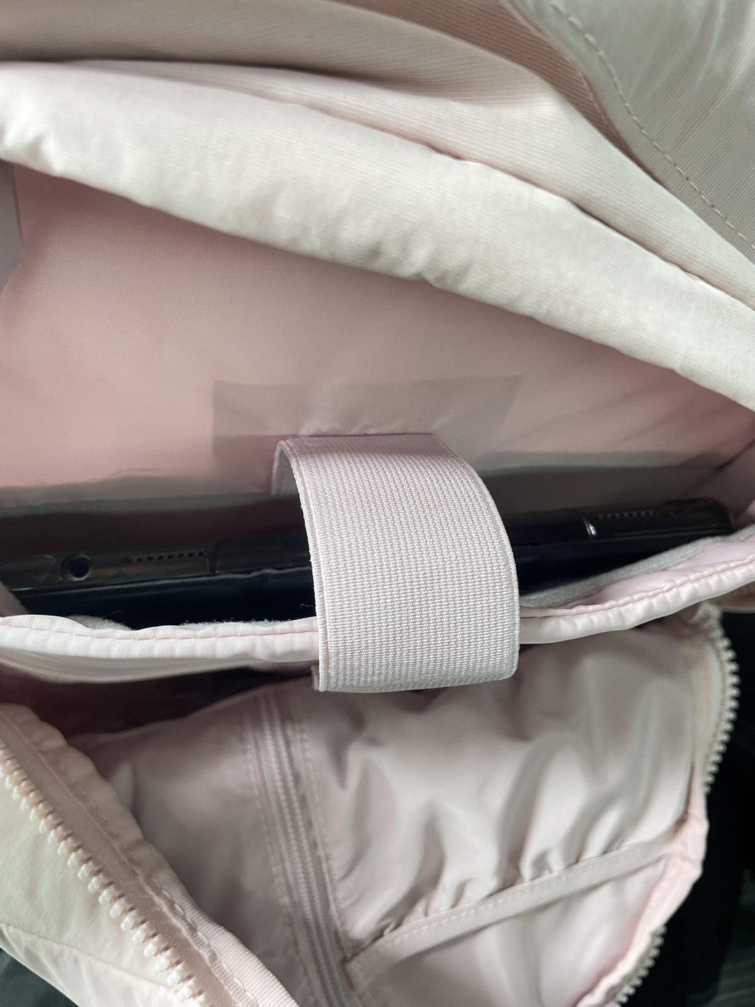 Customer photo review of Zoraesque 13.3 Inch Featherlight Backpack