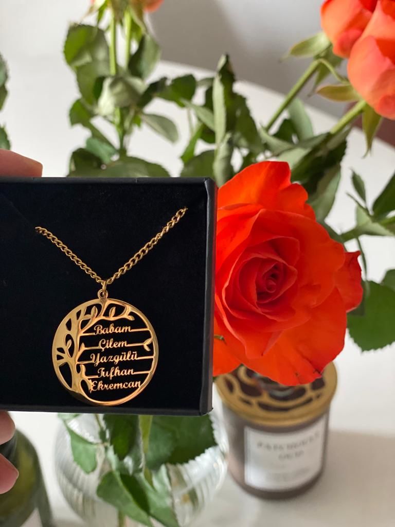 Customer photo review of LOANYA Lebensbaum Kette mit personalisierten Namen