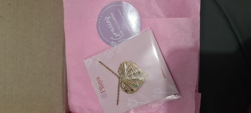 Customer photo review of Collar Personalizado de Corazón Love Family