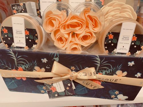 Customer photo review of Tahiti Island Spa Gift Basket Set
