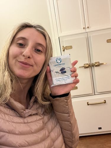 Customer photo review of 5 Day FAT-BURN Latte Cleanse, Vegan Ready-to-Mix Meal Replacements (25 Lattes)