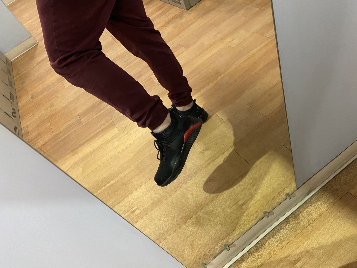 Customer photo review of Kivini Black Red