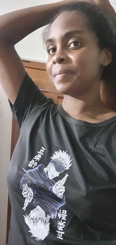 Customer photo review of Jujutsu Kaisen Black Graphic Tee Goju