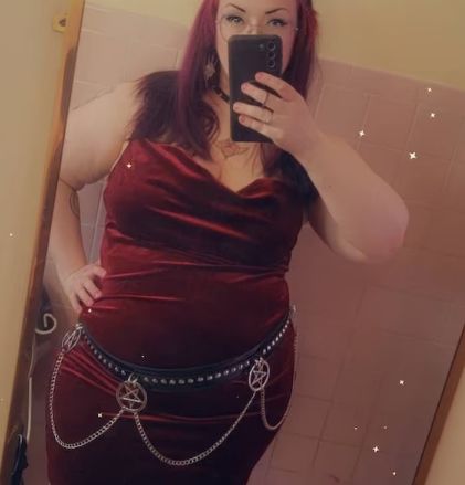 Customer photo review of Burgundy 4 Way Stretch Velvet