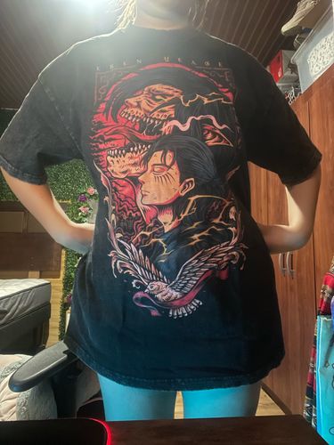 Customer photo review of Attack On Titan Vintage Graphic T Shirt Eren Jager