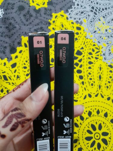 Customer photo review of O.TWO.O Black Gold Cover-Up Radiant Creamy Concealer