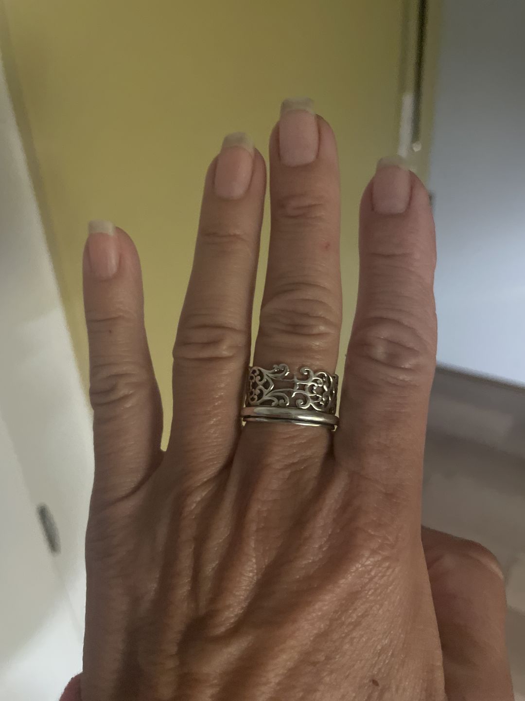 Customer photo review of Unique Women's Spinner Ring Sterling Silver