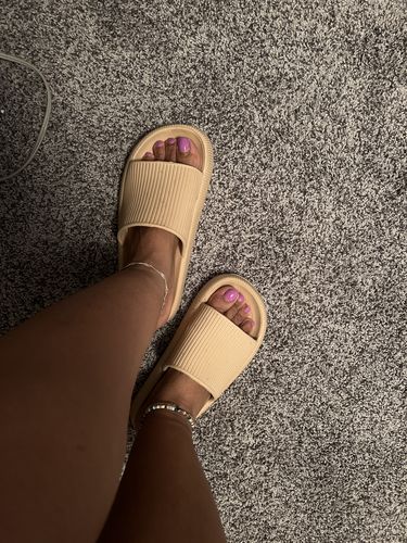 Customer photo review of Mens Cushion Slides - Cloud Slides