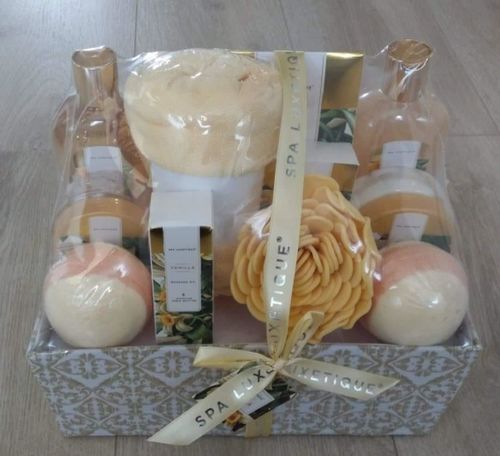Customer photo review of Vanilla Bath&Shower Basket Gift Set