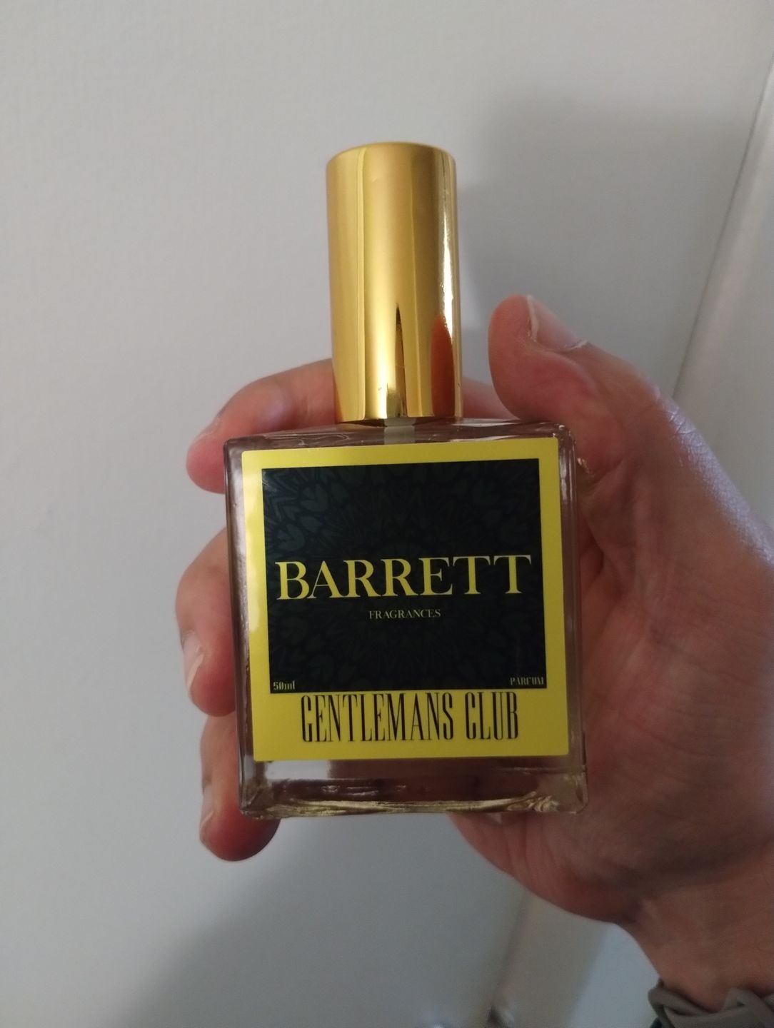Customer photo review of Gentlemans Club Inspired by Bois Du Portigal