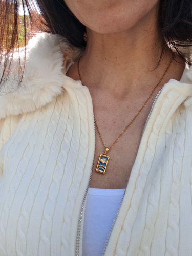 Customer photo review of Colorful Tarot Cards Symbolic Necklaces