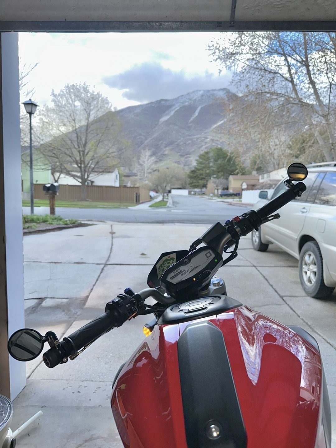 Customer photo review of Rhino Moto - Gen 1 - Threaded Mirror Mount & Mirror Kits - MT-07 (FZ-07) 2016-2023