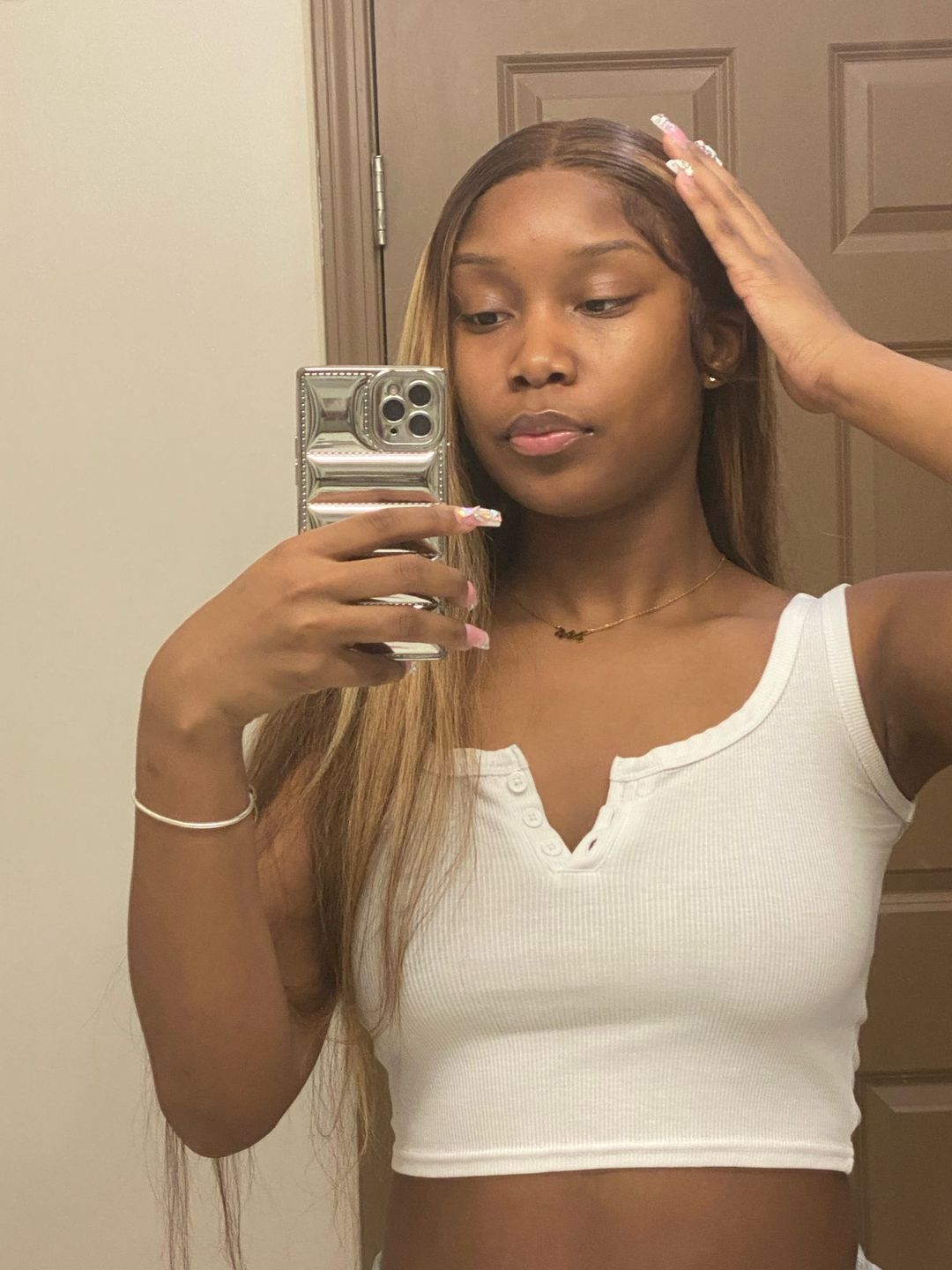 Customer photo review of 30inch Straight Highlighting Wig 4x6 Pre-Cut Lace Wear Go Glueless Wig Beginner Friendly