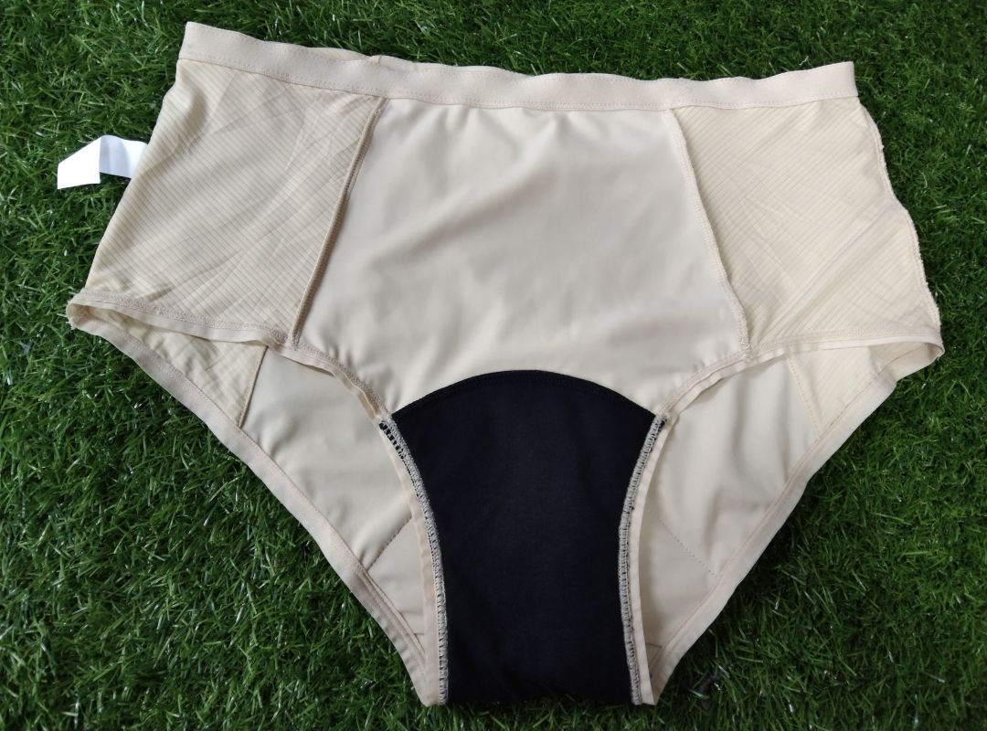 Customer photo review of Culotte super taille haute d’incontinence