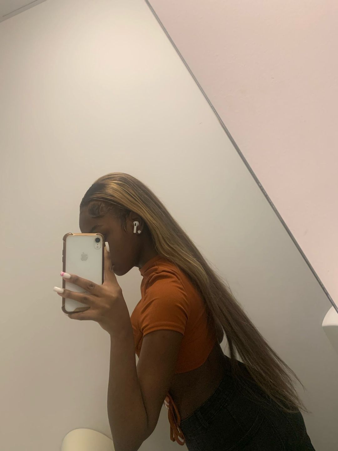 Customer photo review of 30inch Straight Highlighting Wig 4x6 Pre-Cut Lace Wear Go Glueless Wig Beginner Friendly