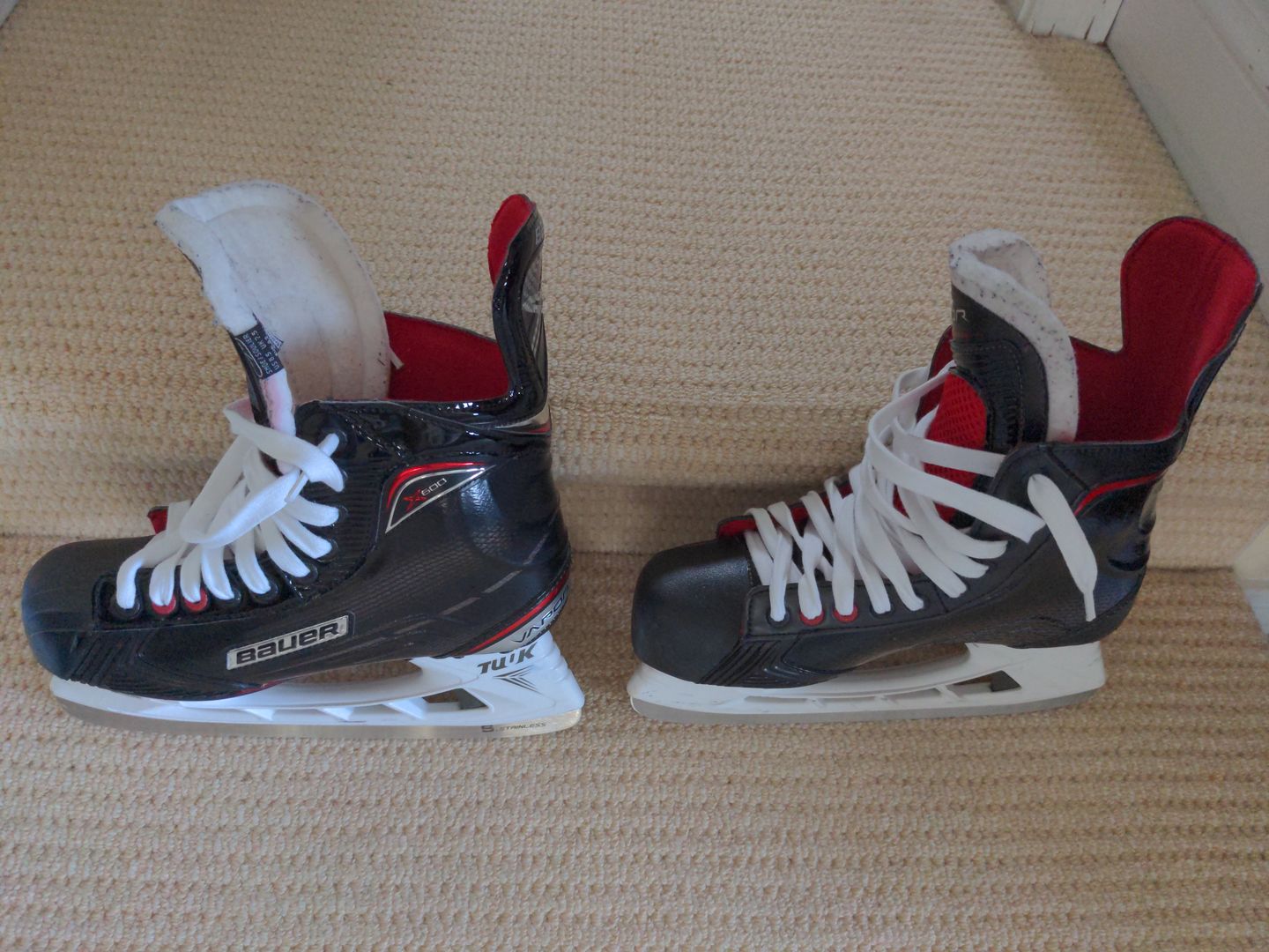 Customer photo review of WHITE WAXED HOCKEY REFEREE LACES