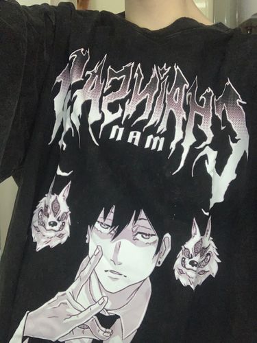Customer photo review of Chainsaw Man Aki Vintage Graphic T-Shirt