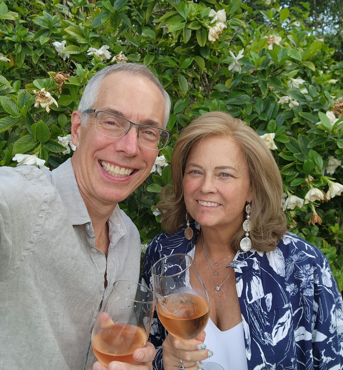 Customer photo review of Non-Alcoholic Sparkling Rosé Can 4-Pack