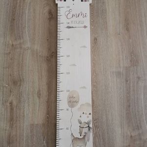 Customer photo review of Personalisierte Reh & Regenbogen Messlatte