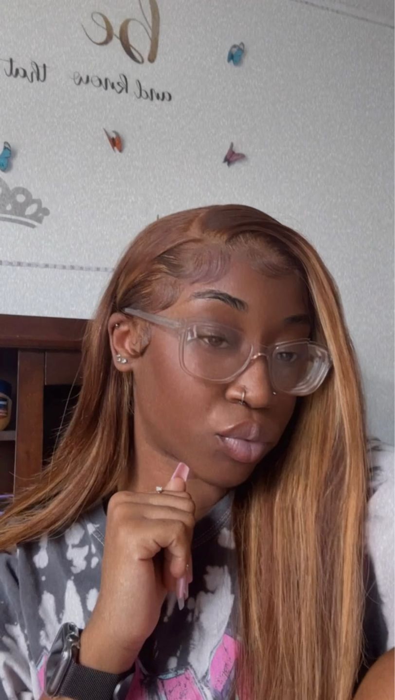 Customer photo review of 30inch Straight Highlighting Wig 4x6 Pre-Cut Lace Wear Go Glueless Wig Beginner Friendly