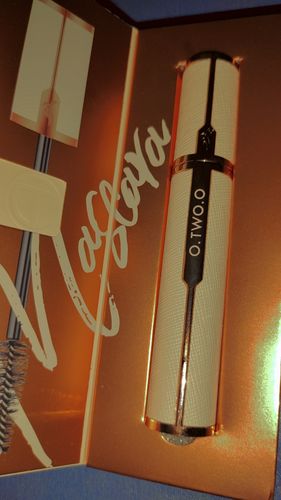 Customer photo review of O.TWO.O GOLD SILK SATIN MASCARA