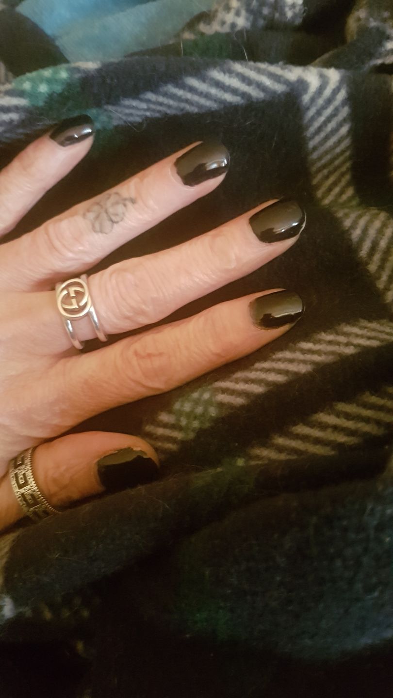 Customer photo review of Semilac UV Gel Polish Starter Set LOVE ME