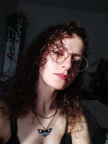 Customer photo review of Le faux piercing au septum : Rosa